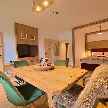Alpen - Ruhe - Pool Apartment